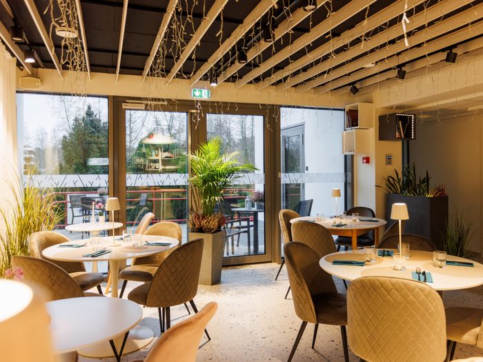 Cafés Herba and Kirribilli at Tallinn Botanic Garden