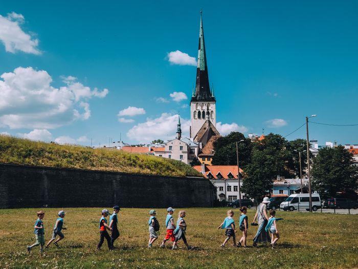 Children in the greenery of Tallinn Photo by: Kadi-Liis Koppel