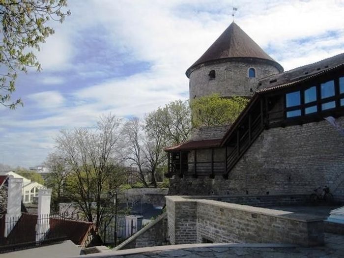 Town Wall: Nunna, Sauna and Kuldjala Tower