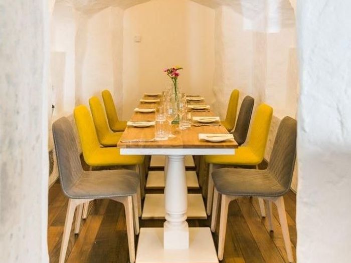 Restoran "Mantel ja Korsten"