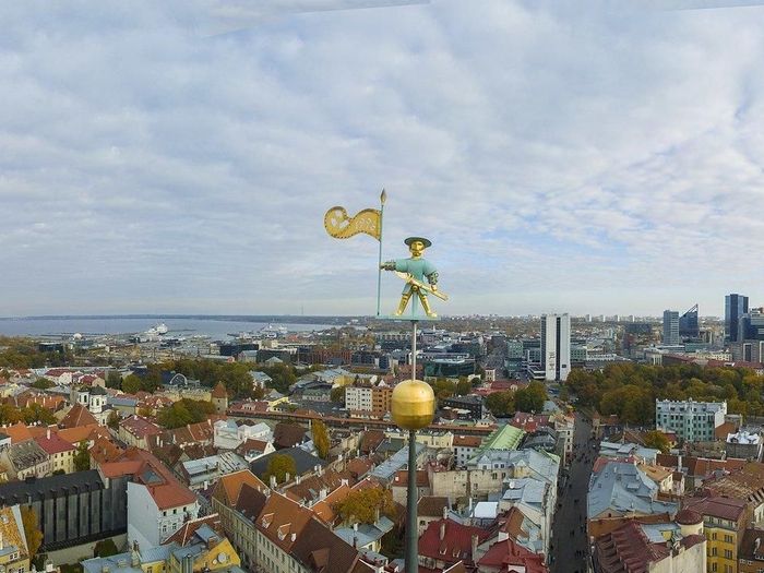 Raekoja torn ja Vana Toomas