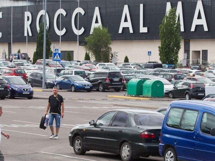 Rocca al Mare Shopping Centre