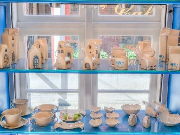 Design shop Oma Asi ("The Little Red House")