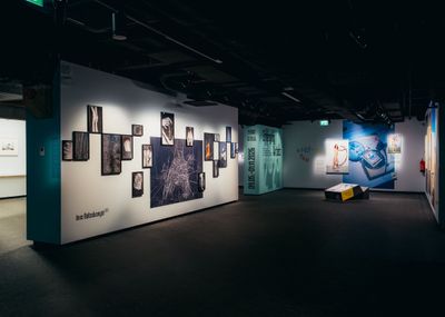 Meklēšanas rezultāta izrādes "Fotoizstāde "Aizvienojošie mākslinieki: Baltija un Somija"" attels