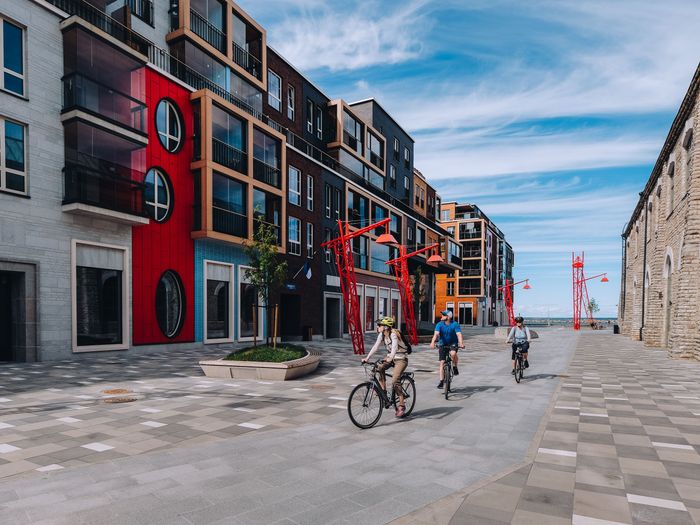 Cycling in Tallinn – Industrial areas and trendy neighbourhoods from Noblessner to Telliskivi