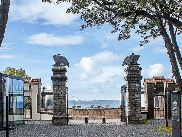 Estonian History Museum – Maarjamäe Palace