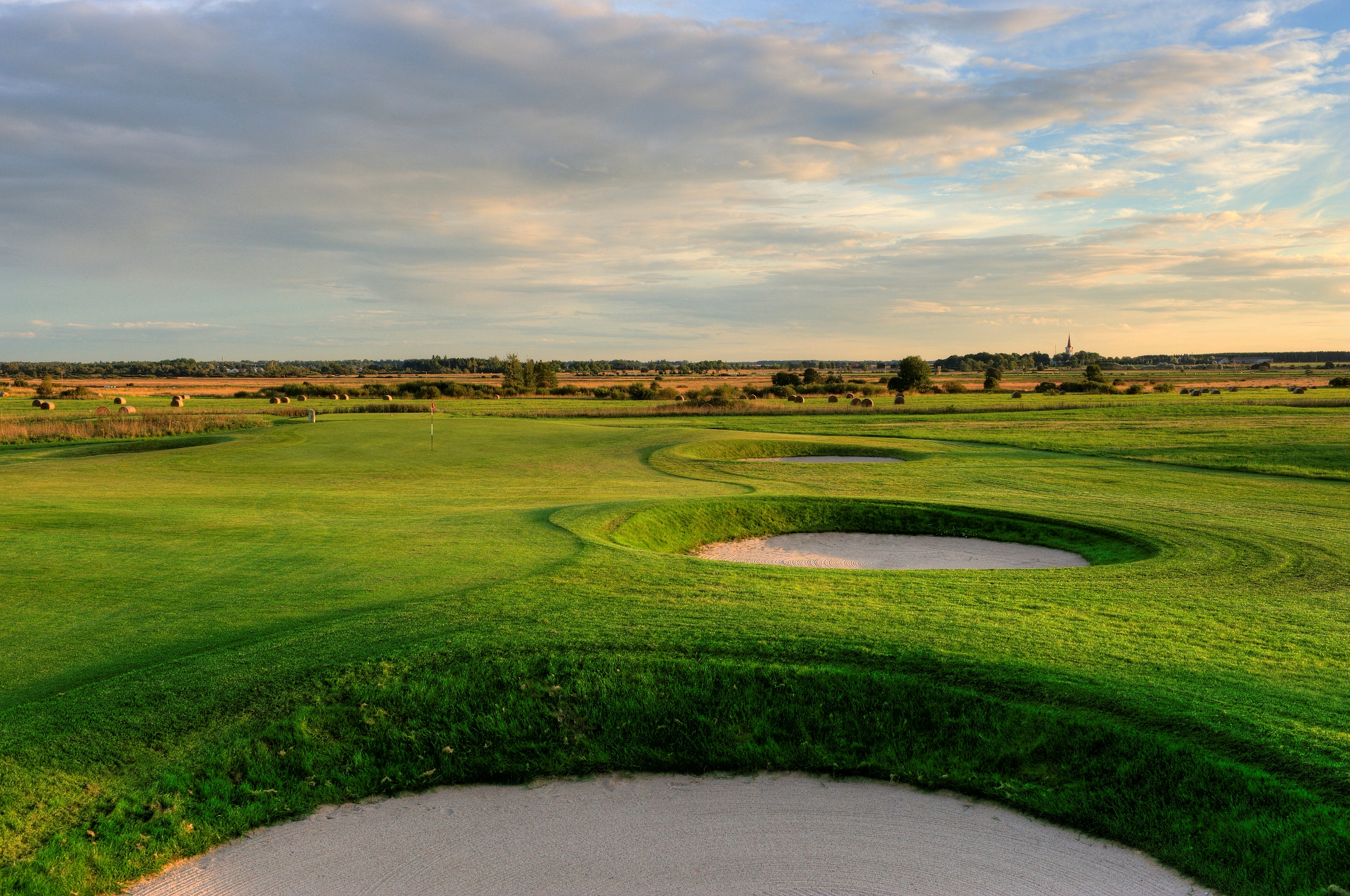 Näkymä Estonian Golf & Country Club golfkentälle.