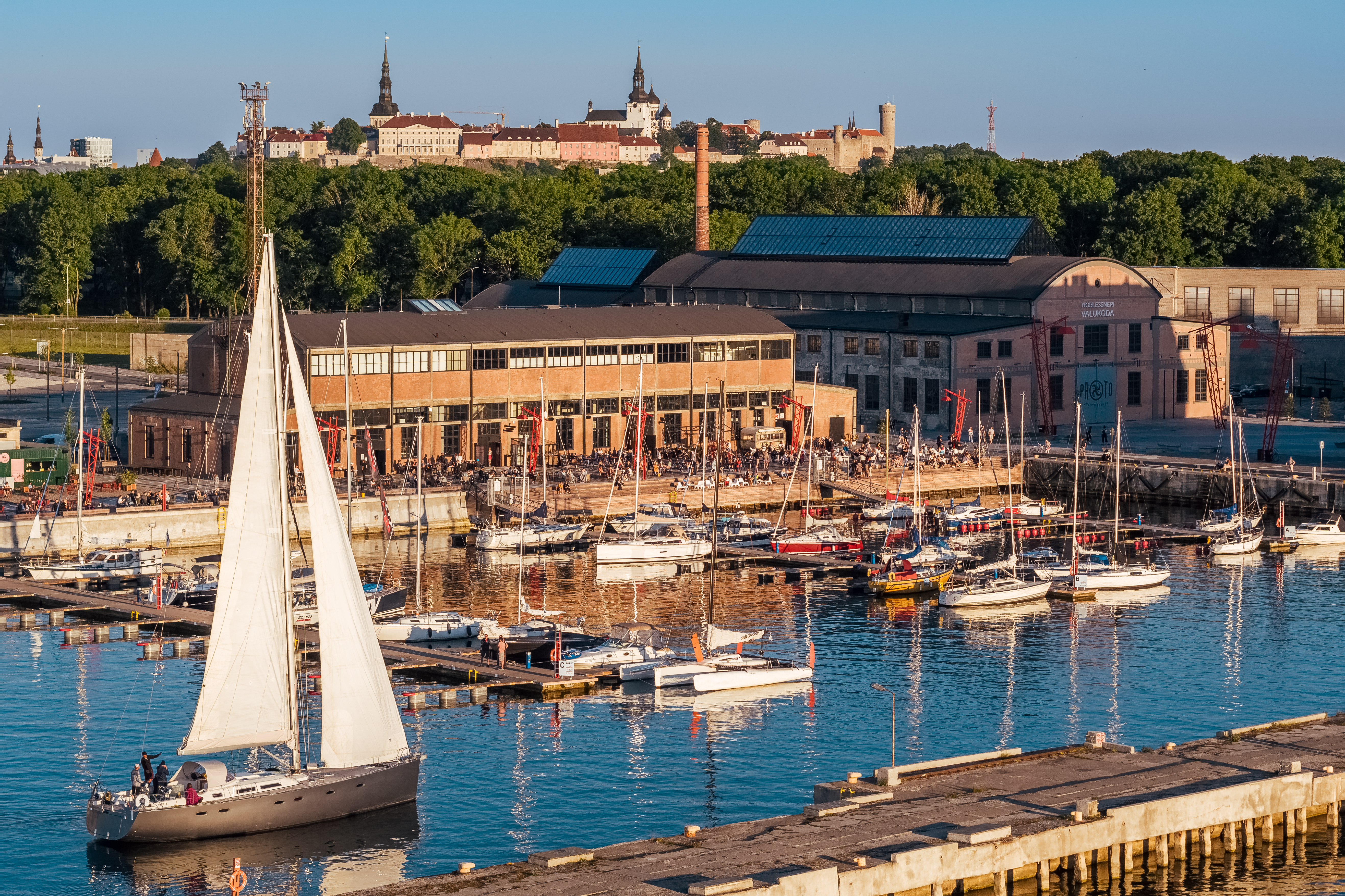 Vaade Noblessneri jahisadamale Tallinnas